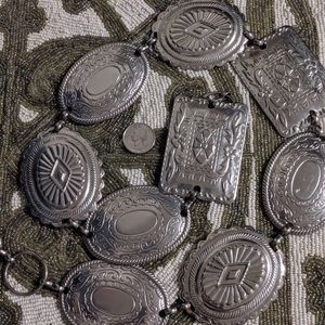 Vintage Accessories - Something like a strong wind is coming over me Vintage Accessories - Something like a strong wind is coming over me